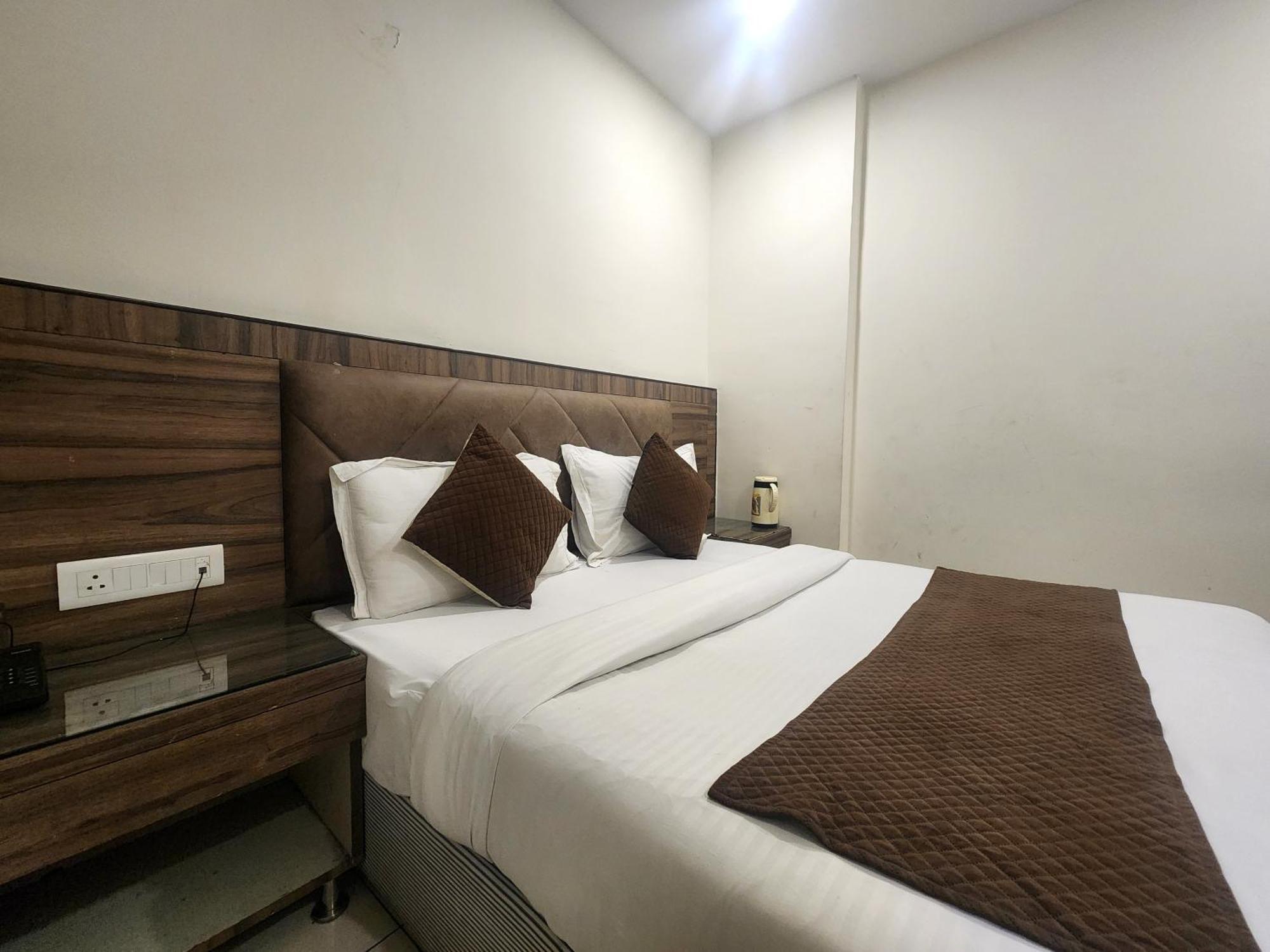 Hotel Merry Gold Nowe Delhi Zewnętrze zdjęcie