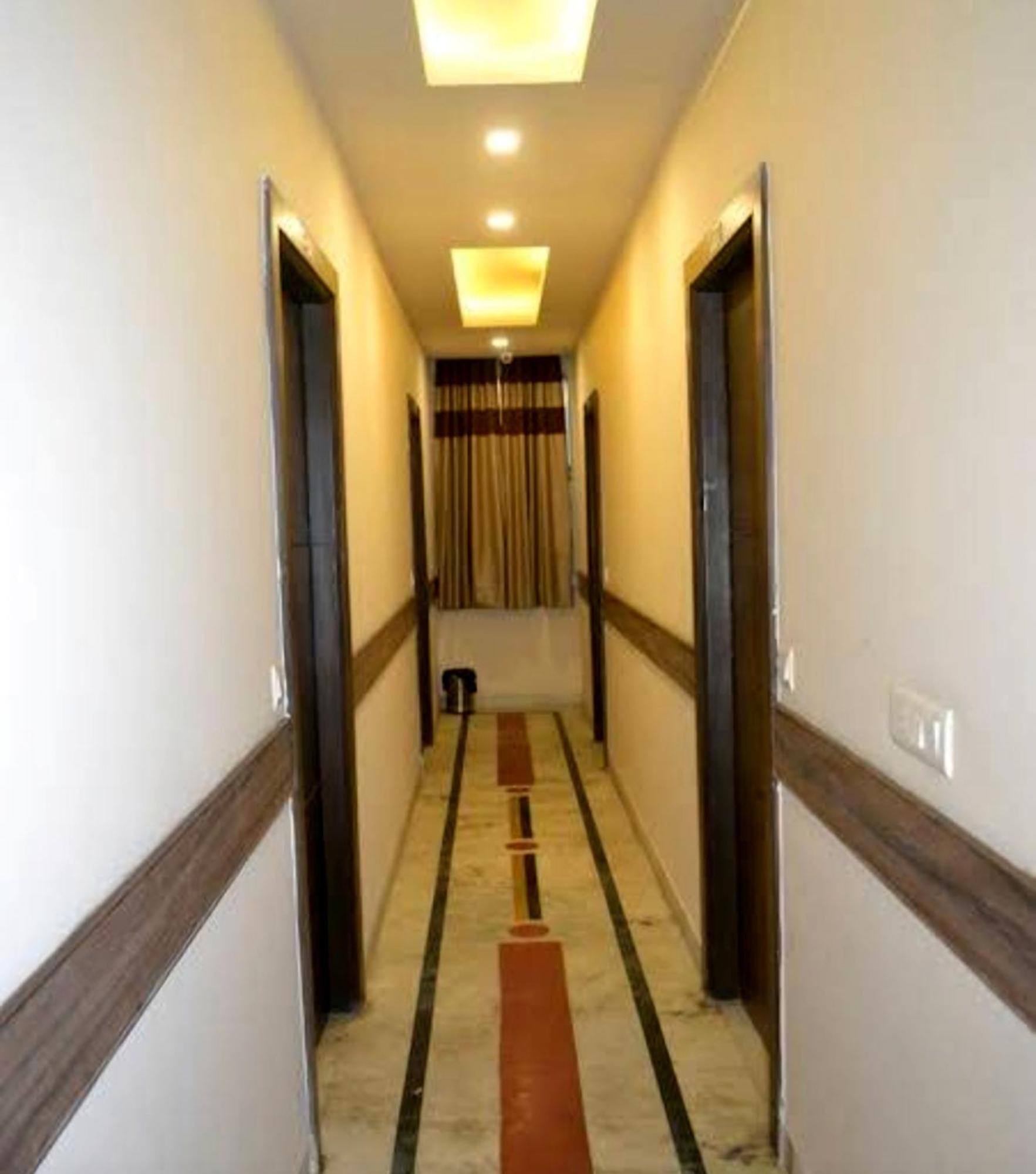 Hotel Merry Gold Nowe Delhi Zewnętrze zdjęcie