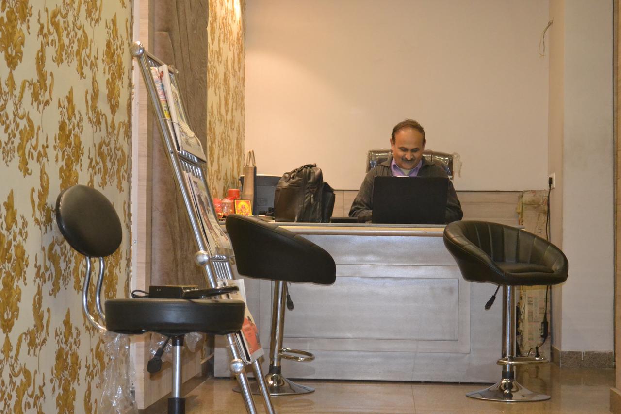 Hotel Merry Gold Nowe Delhi Zewnętrze zdjęcie
